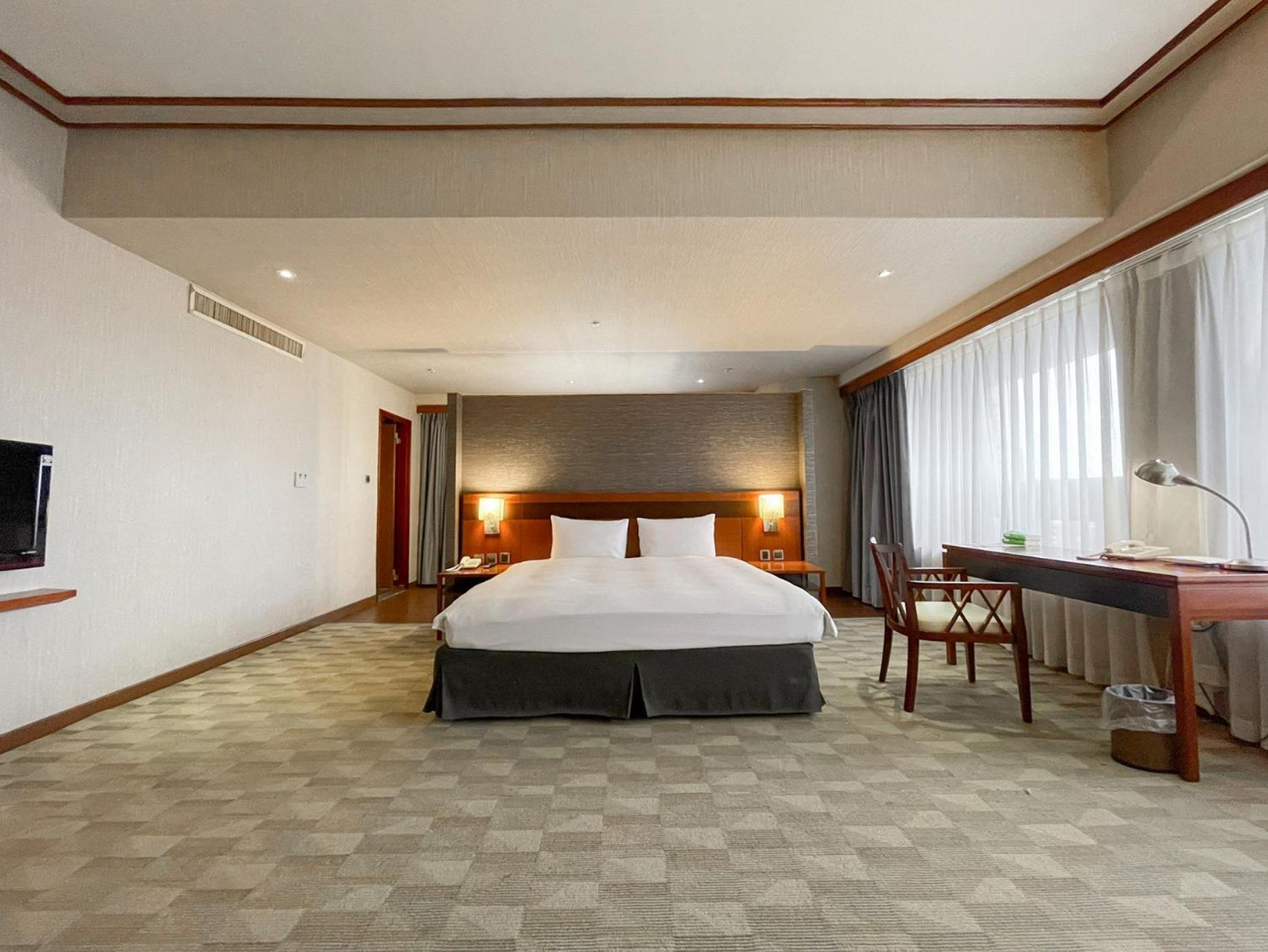 Guide Hotel Hsinchu Zhongyang Экстерьер фото